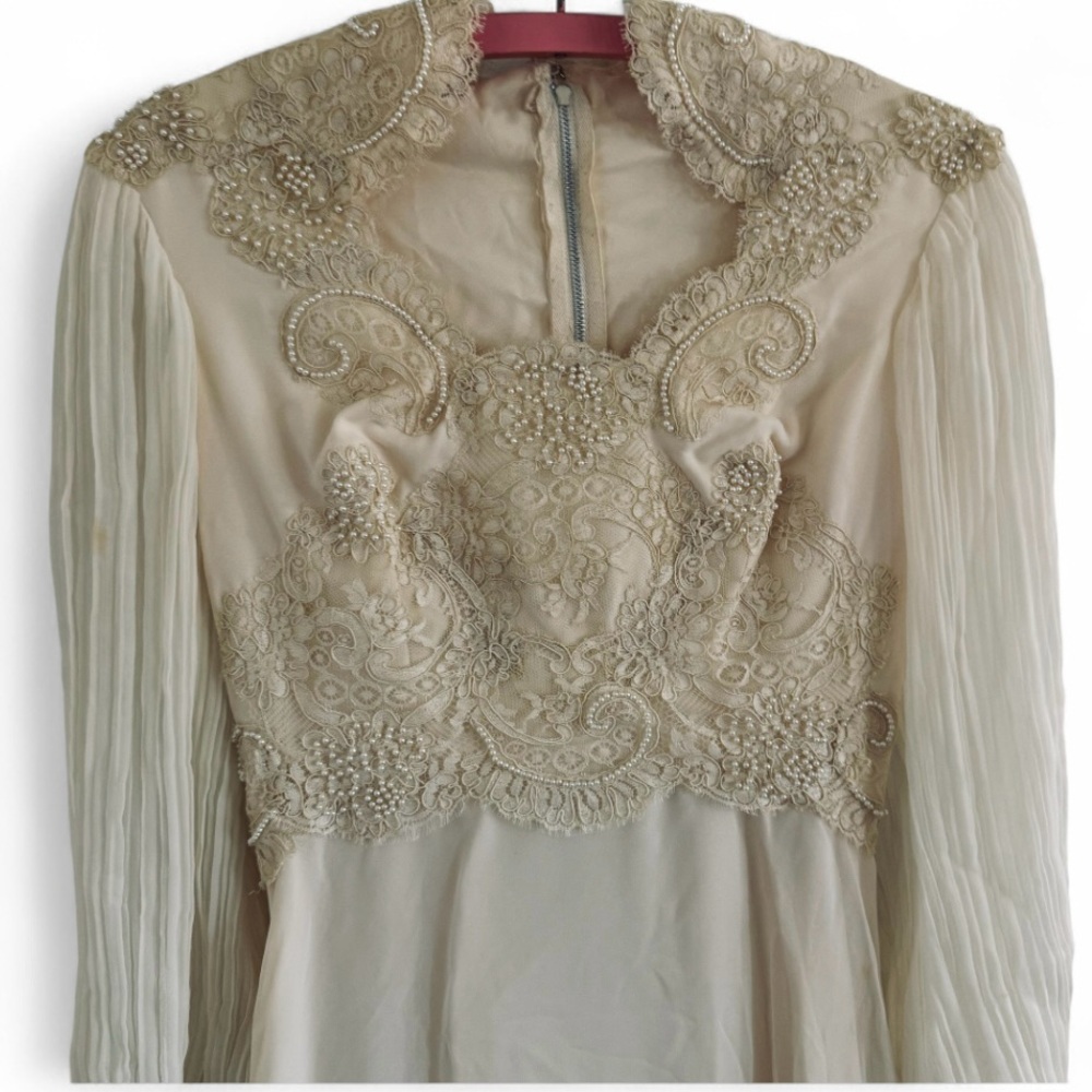 Vintage Victorian Ins Lace Wedding Dress + Veil Pleated Hemline Long Sleeve Gown - Picture 3 of 12